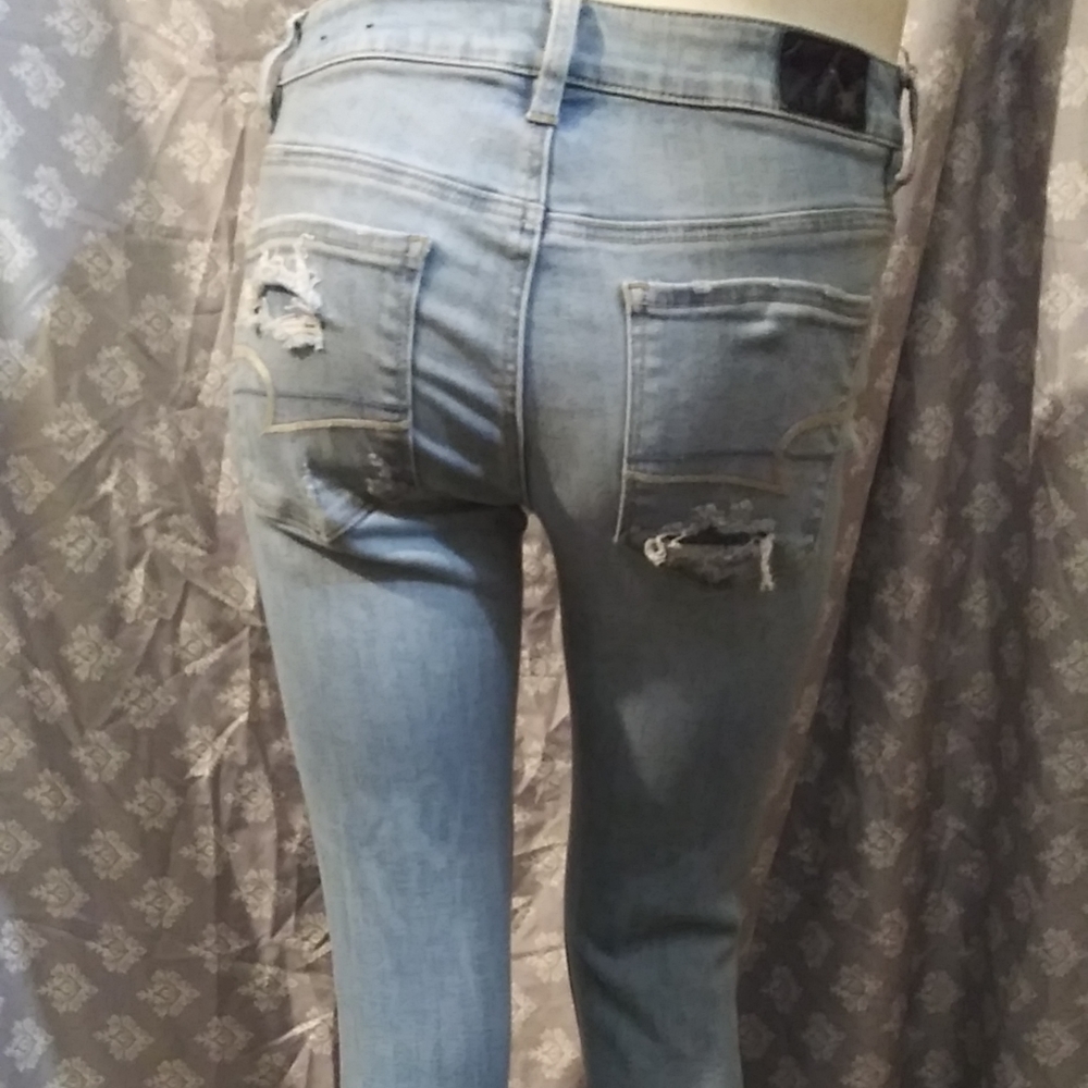 Distressed jeans - Picture 2 of 8